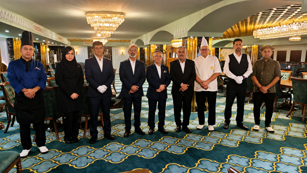 کارمندان هتل تهران