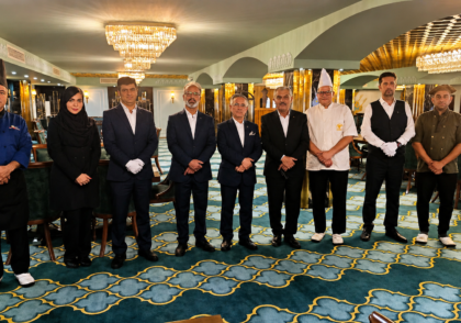 کارمندان هتل تهران